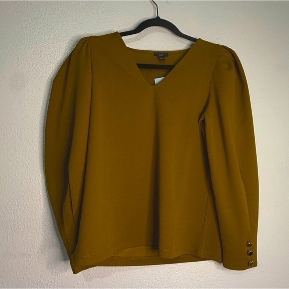 Ann Taylor Factory Women's Mustard V-Neck, Long-Sleeved Top. Sz SP. NWT.